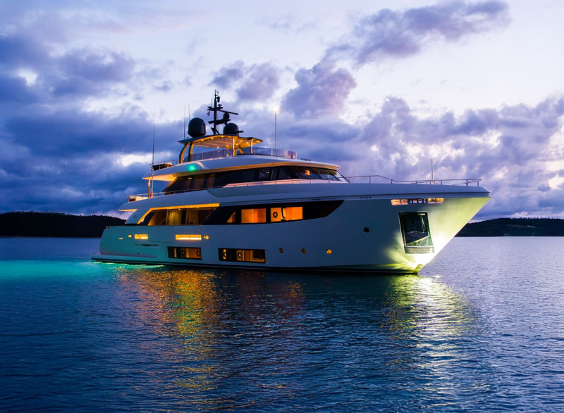 NAVETTA 33 2019 108' 3" CUSTOM LINE