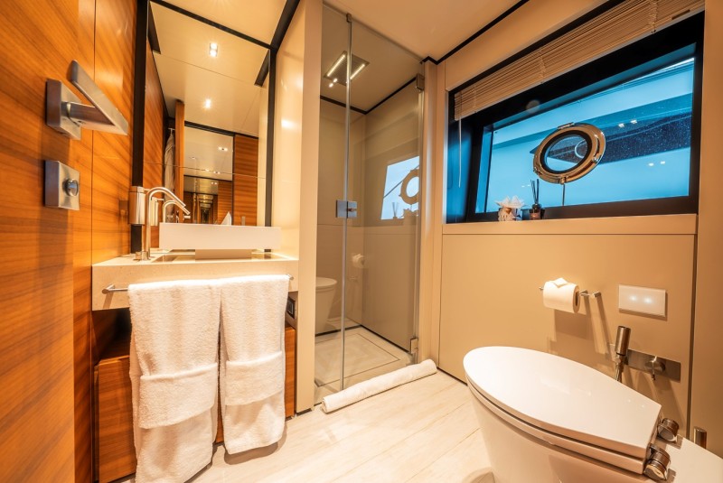 NAVETTA 33 2019 108' 3" CUSTOM LINE