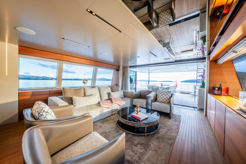 NAVETTA 33 2019 108' 3" CUSTOM LINE