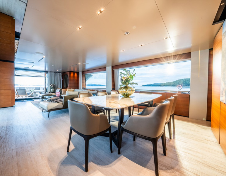 NAVETTA 33 2019 108' 3" CUSTOM LINE