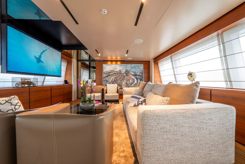 NAVETTA 33 2019 108' 3" CUSTOM LINE
