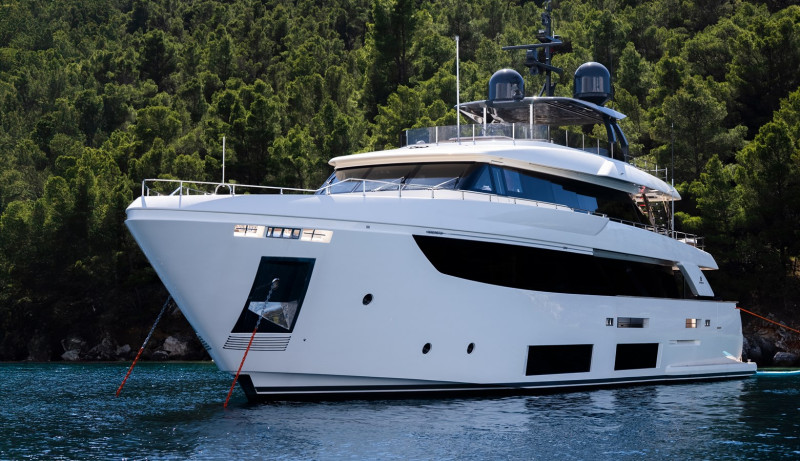 NAVETTA 33 2019 108' 3" CUSTOM LINE