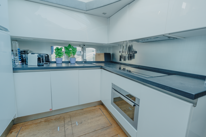 ABSOLUTE 70 STY 2010 ABSOLUTE