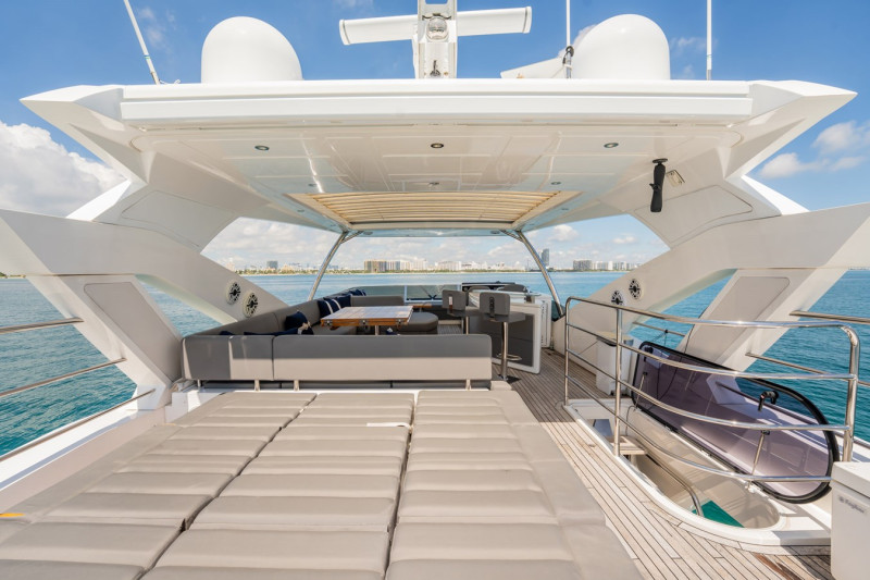 76 YACHT 2018 77' 0" SUNSEEKER