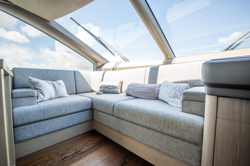 76 YACHT 2018 77' 0" SUNSEEKER