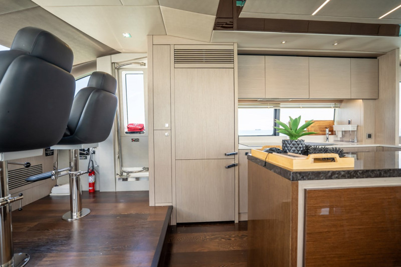 76 YACHT 2018 77' 0" SUNSEEKER