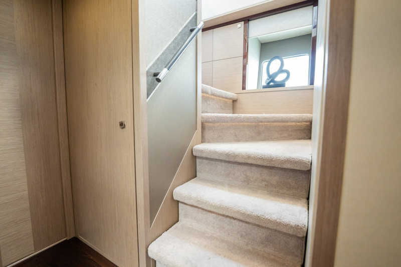 76 YACHT 2018 77' 0" SUNSEEKER