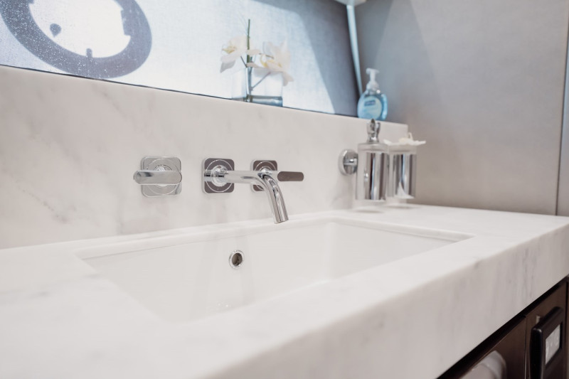 76 YACHT 2018 77' 0" SUNSEEKER