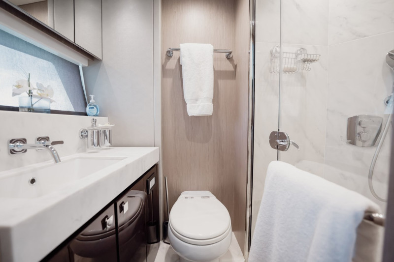 76 YACHT 2018 77' 0" SUNSEEKER