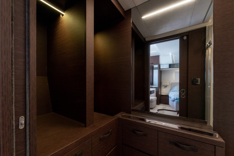 590 2020 57' 2" PRESTIGE