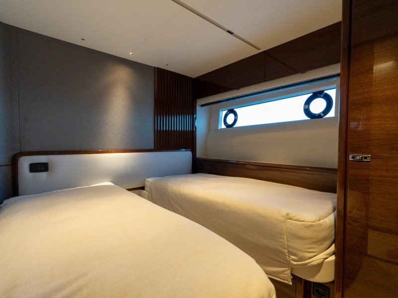 S80 2025 83' 4" PRINCESS YACHTS