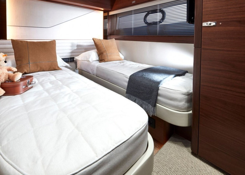 S78 2021 80' 11" PRINCESS YACHTS