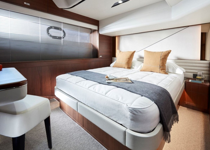 S78 2021 80' 11" PRINCESS YACHTS