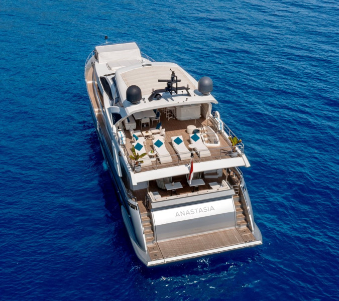 95 RPH 2017 93' 11" AZIMUT YACHTS