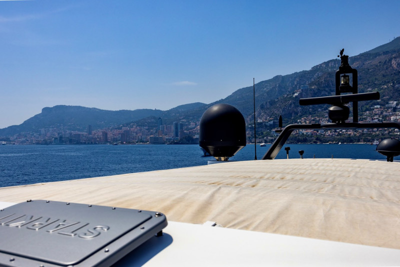 95 RPH 2017 93' 11" AZIMUT YACHTS