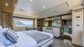 95 RPH 2017 93' 11" AZIMUT YACHTS
