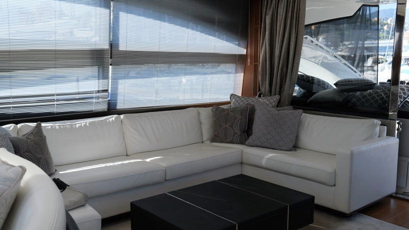 V72 2011 68' 0" PRINCESS YACHTS