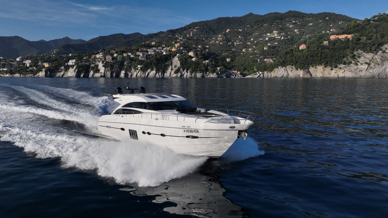 V72 2011 68' 0" PRINCESS YACHTS