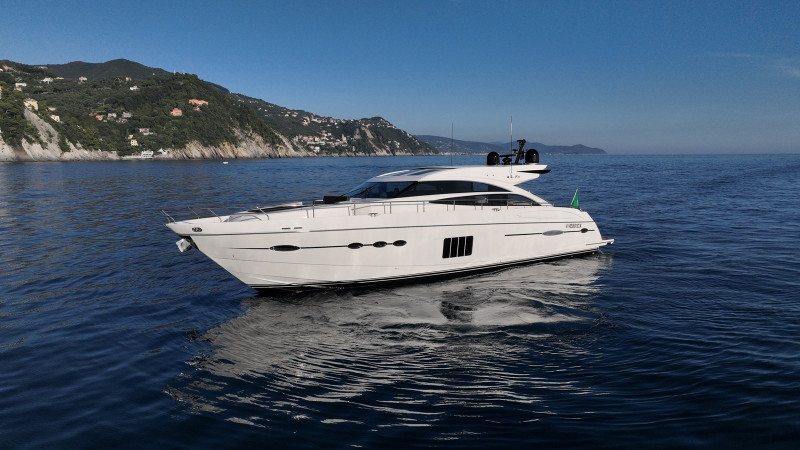 V72 2011 68' 0" PRINCESS YACHTS