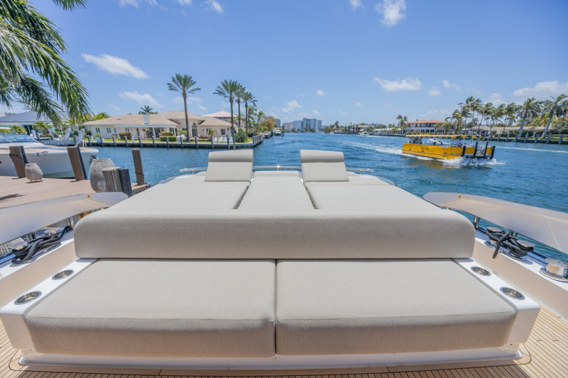 S8 2023 80' 0" AZIMUT YACHTS