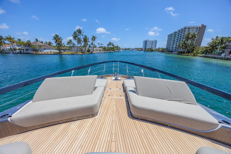 S8 2023 80' 0" AZIMUT YACHTS