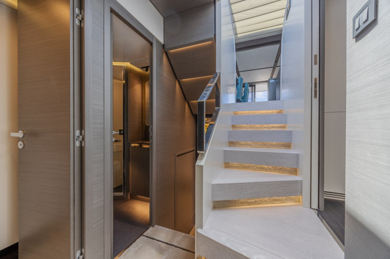 S8 2023 80' 0" AZIMUT YACHTS