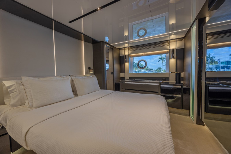 S8 2023 80' 0" AZIMUT YACHTS