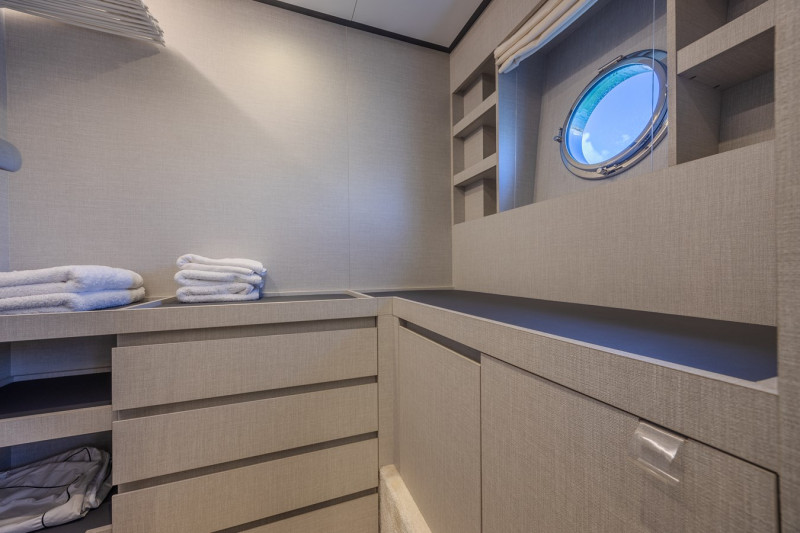 S8 2023 80' 0" AZIMUT YACHTS