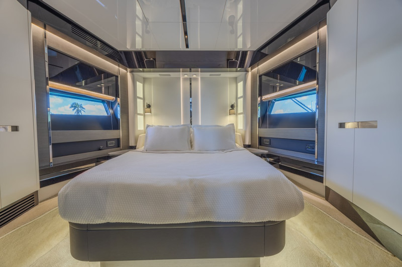 S8 2023 80' 0" AZIMUT YACHTS