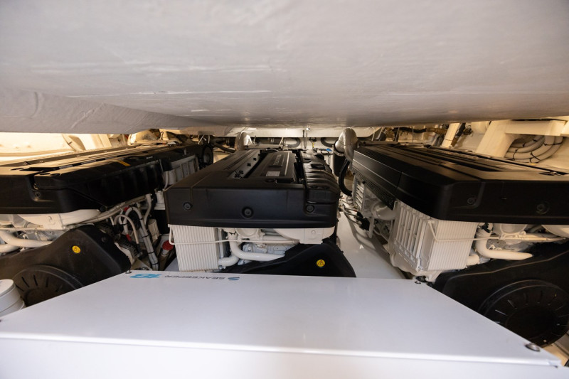 S8 2023 80' 0" AZIMUT YACHTS