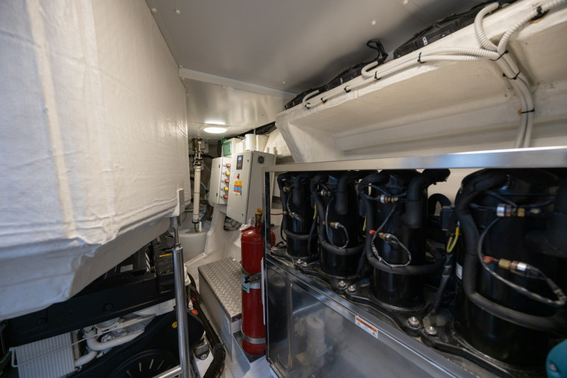 S8 2023 80' 0" AZIMUT YACHTS