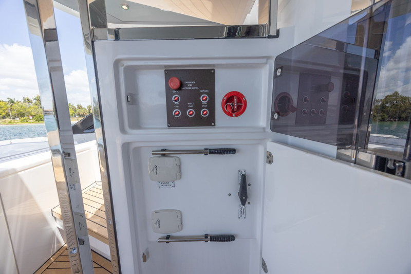 S8 2023 80' 0" AZIMUT YACHTS