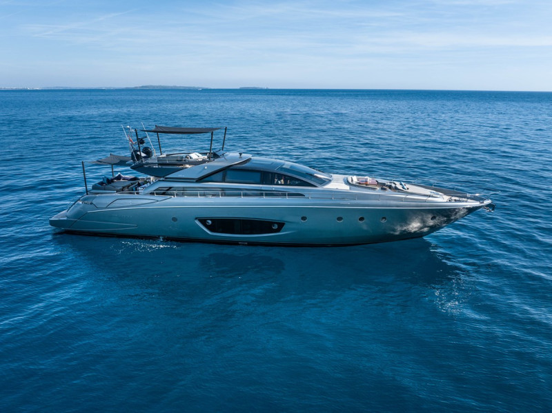 DOMINO 86 2010 86' 7" RIVA YACHT