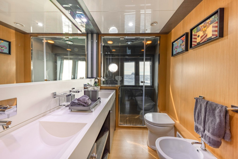 DOMINO 86 2010 86' 7" RIVA YACHT