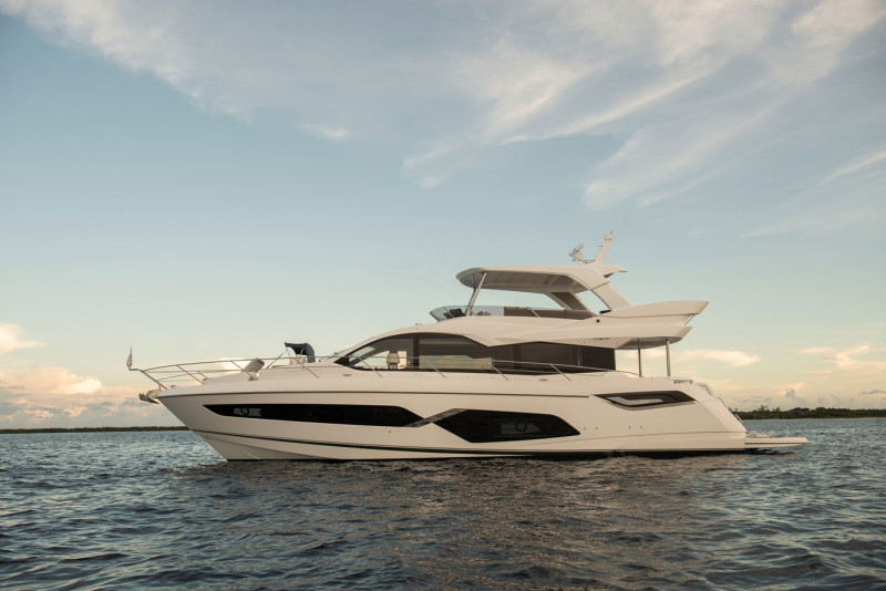 MANHATTAN 2022 69' 7" SUNSEEKER