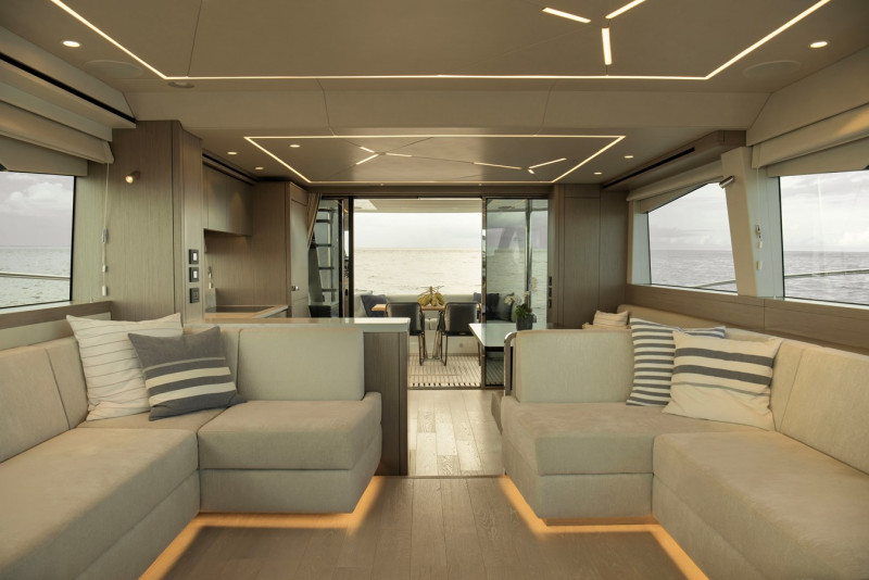 MANHATTAN 2022 69' 7" SUNSEEKER