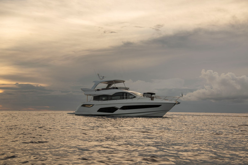 MANHATTAN 2022 69' 7" SUNSEEKER