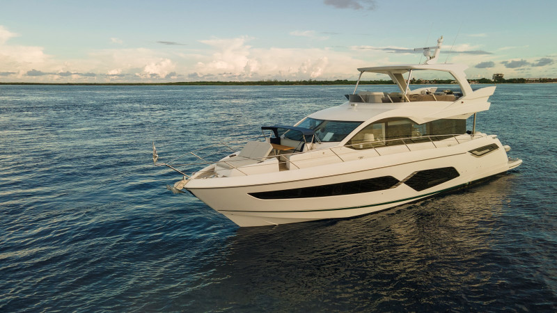 MANHATTAN 2022 69' 7" SUNSEEKER