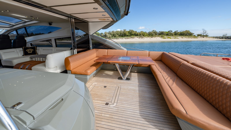 PREDATOR 68 2013 71' 2" SUNSEEKER