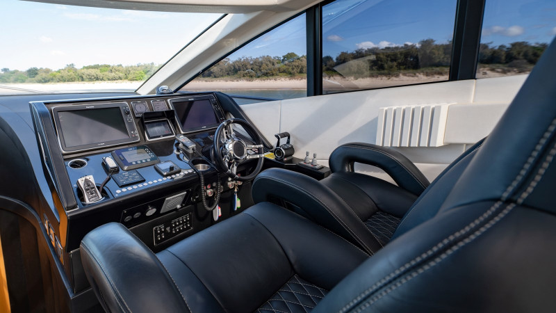 PREDATOR 68 2013 71' 2" SUNSEEKER