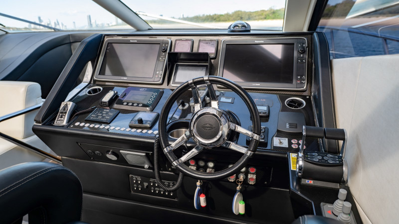 PREDATOR 68 2013 71' 2" SUNSEEKER