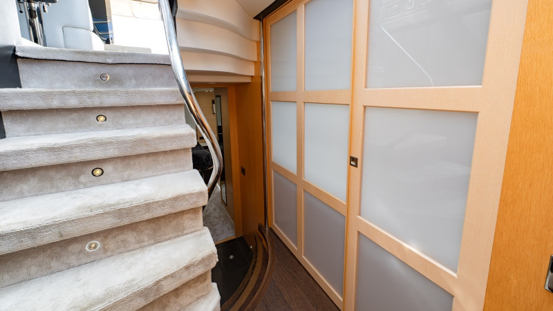 PREDATOR 68 2013 71' 2" SUNSEEKER