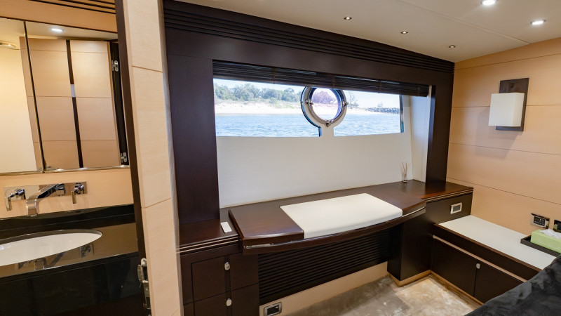 PREDATOR 68 2013 71' 2" SUNSEEKER