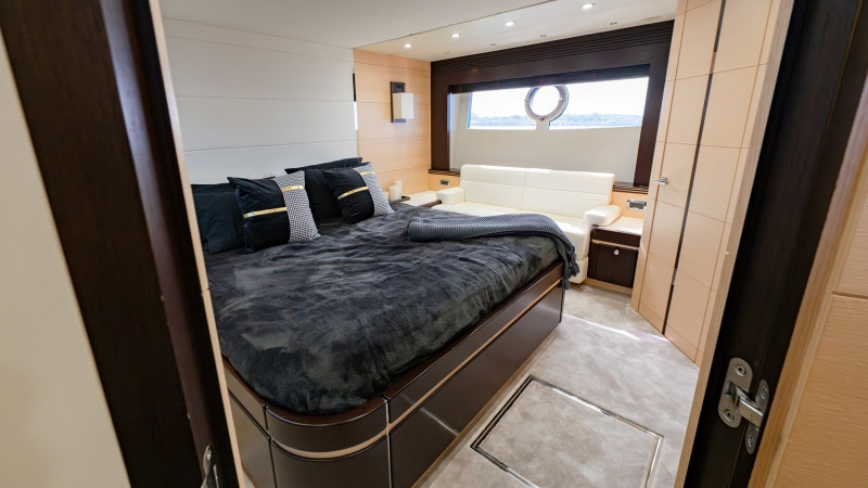 PREDATOR 68 2013 71' 2" SUNSEEKER