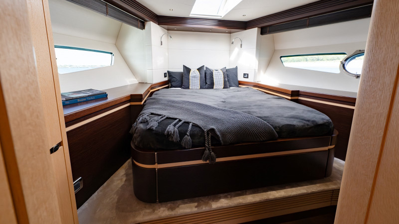 PREDATOR 68 2013 71' 2" SUNSEEKER