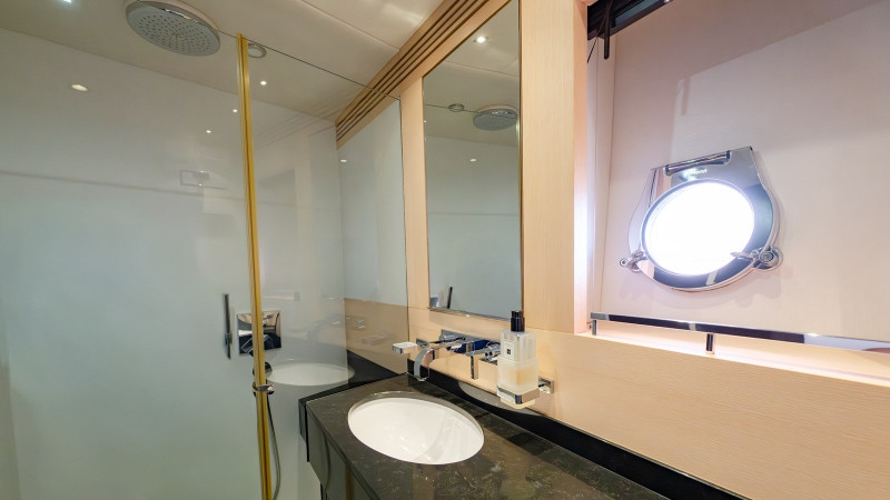 PREDATOR 68 2013 71' 2" SUNSEEKER