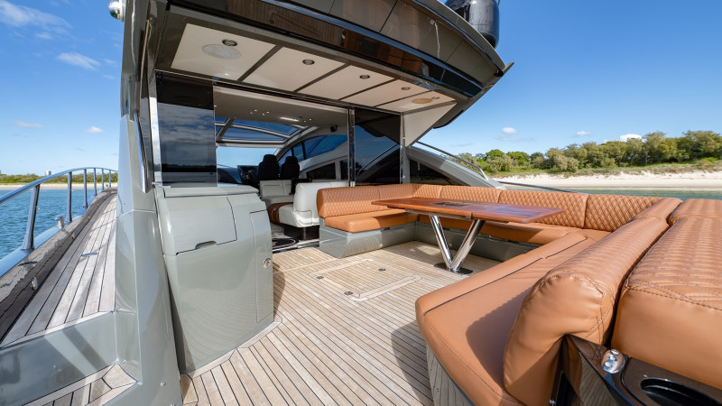 PREDATOR 68 2013 71' 2" SUNSEEKER