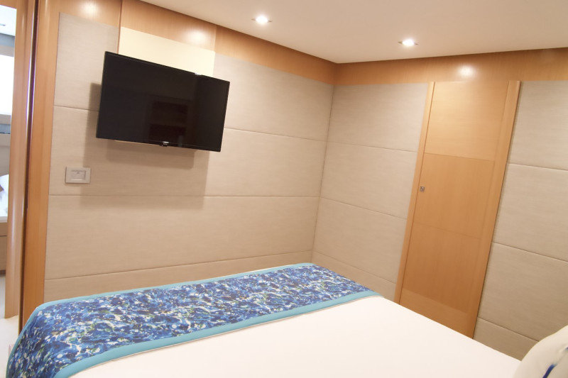 800 2010 81' 0" FERRETTI YACHTS