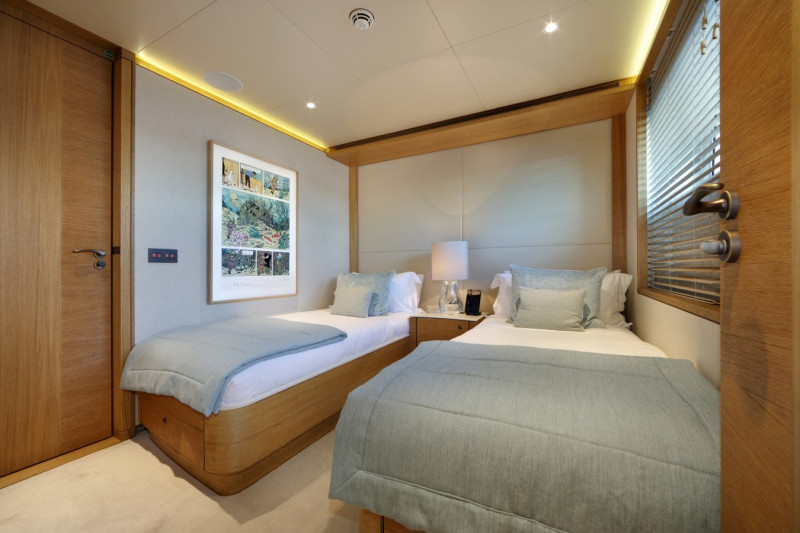 DISPLACEMENT  2015 MULDER SHIPYARD