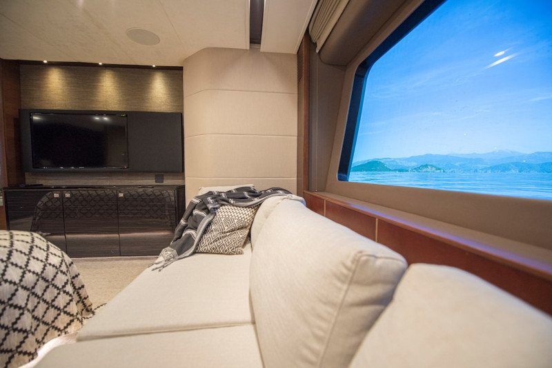 88 MOTOR YACHT 2014 86' 7" PRINCESS YACHTS